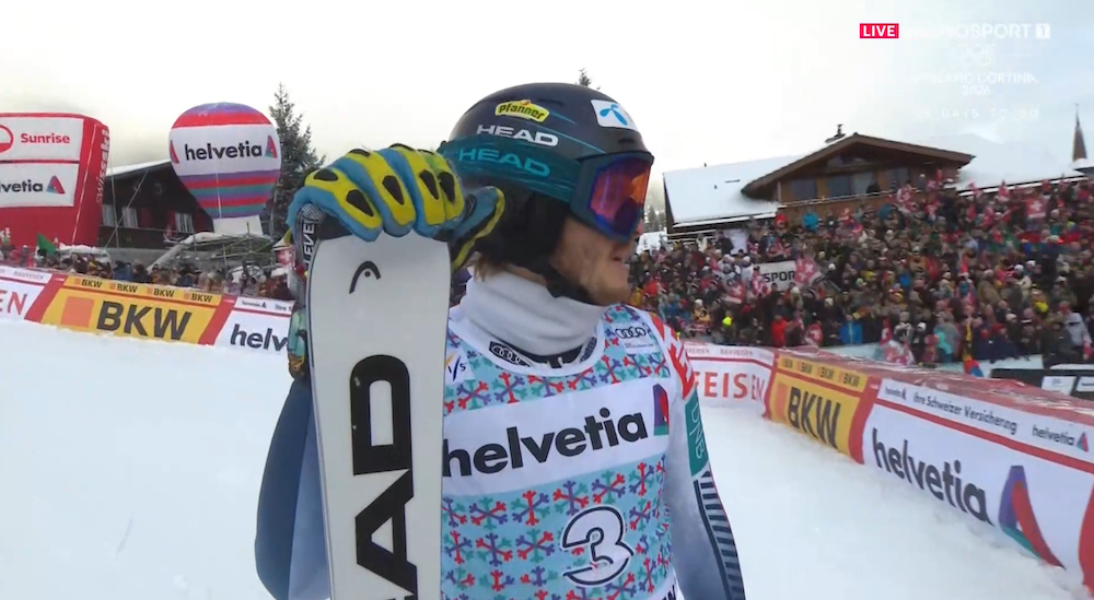 ����� ����