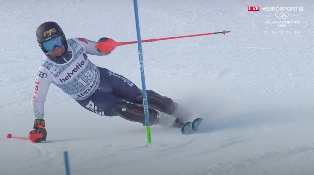 ����� ����