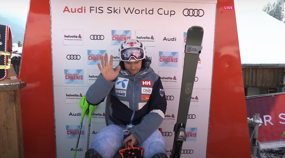 ����� ����