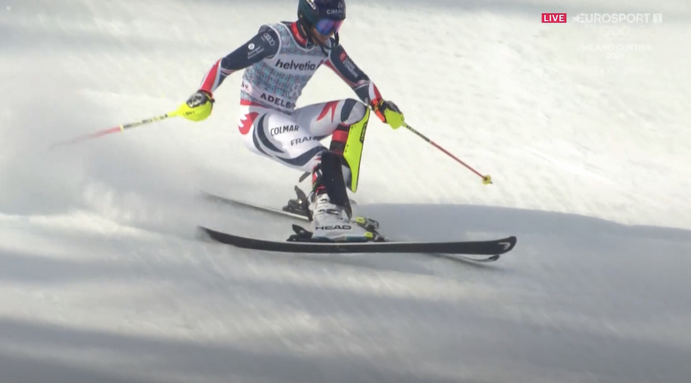 ����� ����