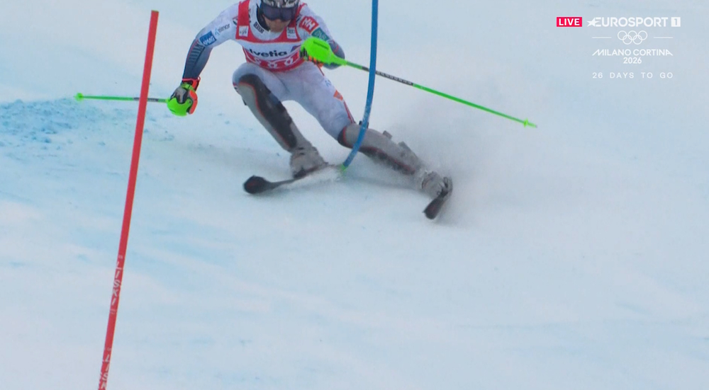 ����� ����