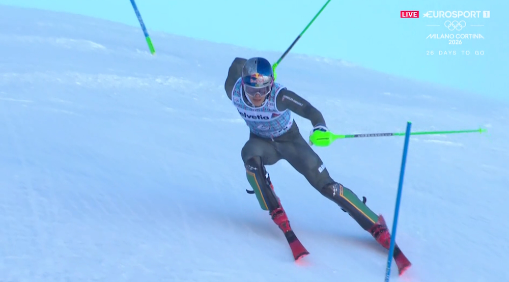 ����� ����