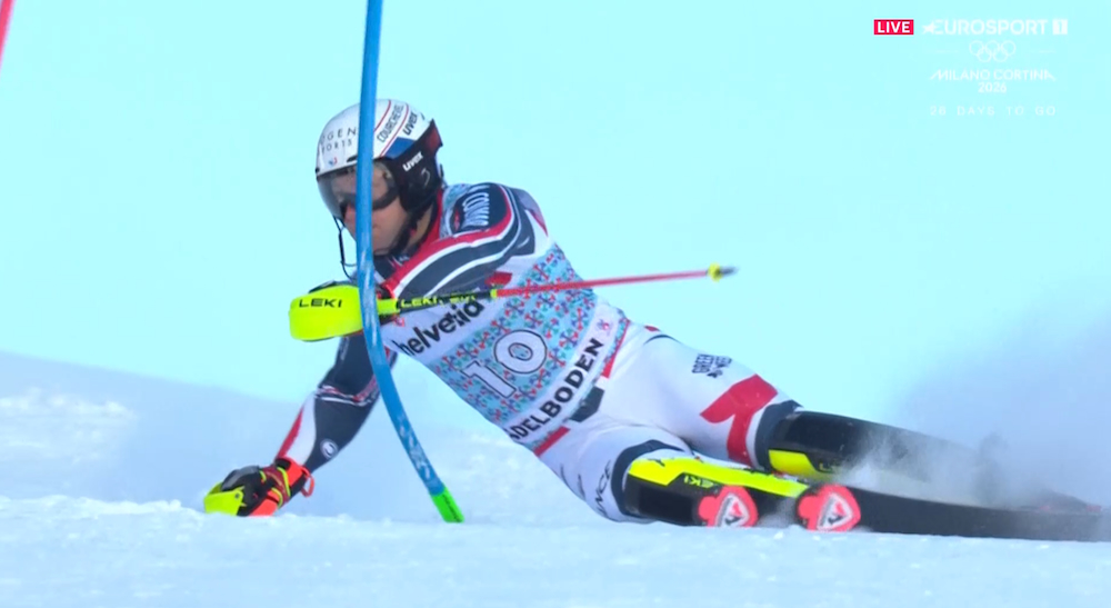 ����� ����