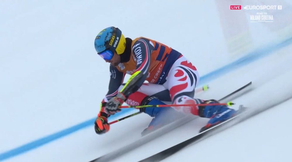 ����� ����