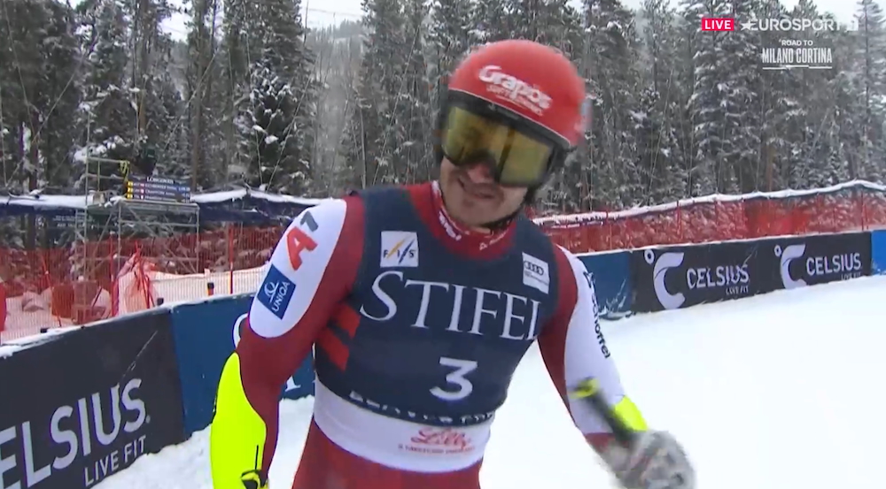 ����� ����