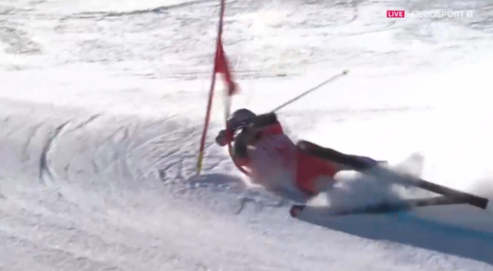 ����� ����