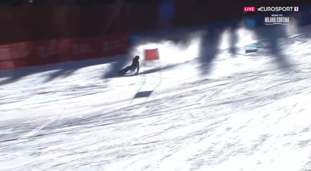 ����� ����