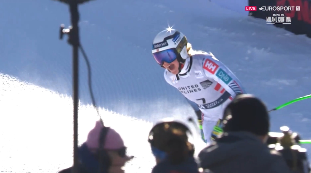 ����� ����