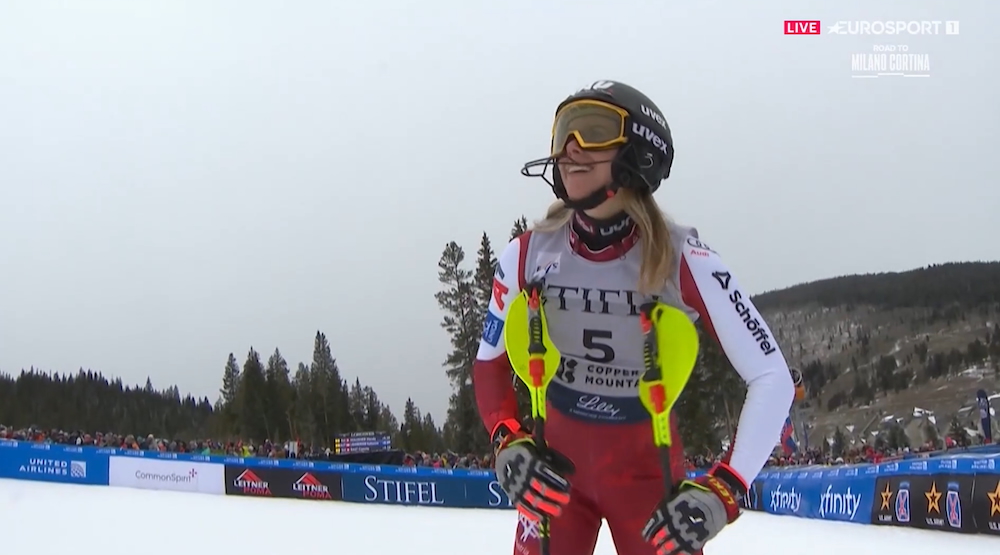 ����� ����