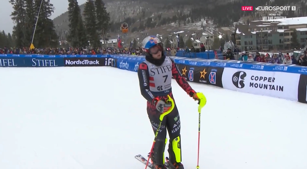 ����� ����