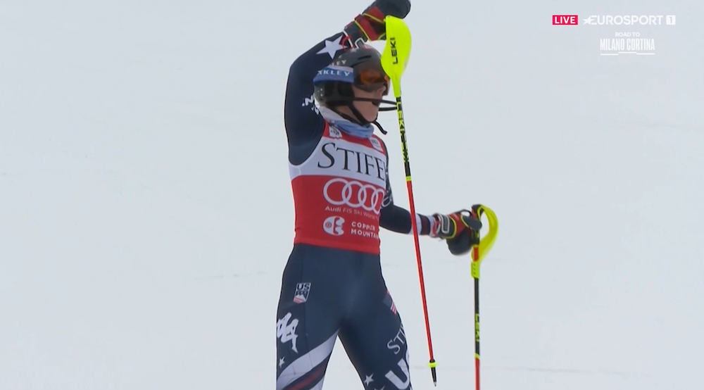 ����� ����