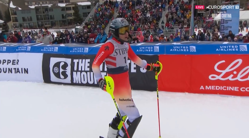 ����� ����