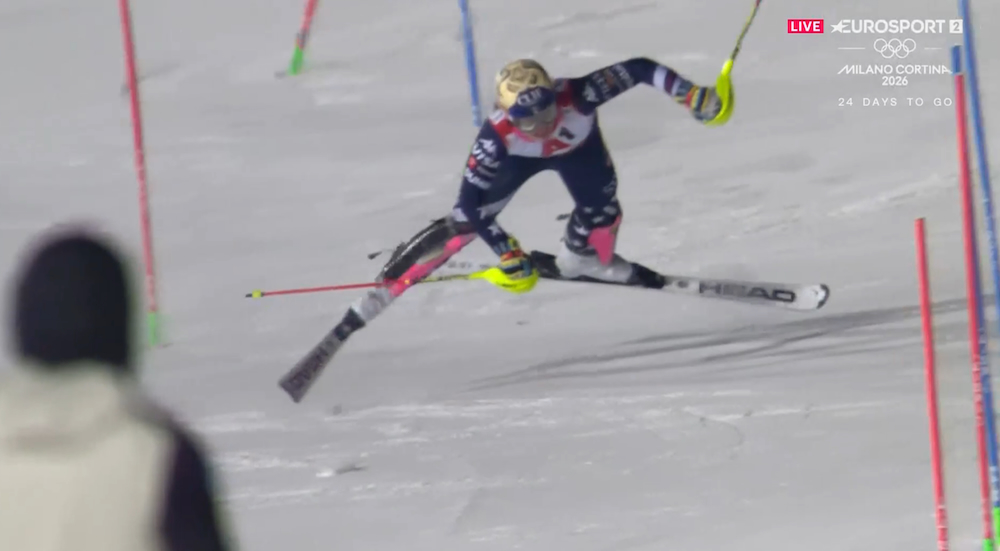 ����� ����