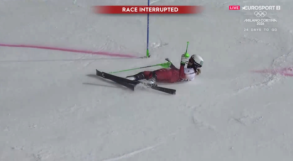 ����� ����