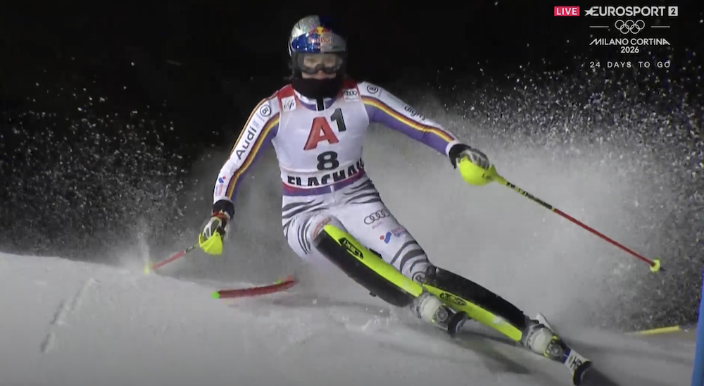 ����� ����