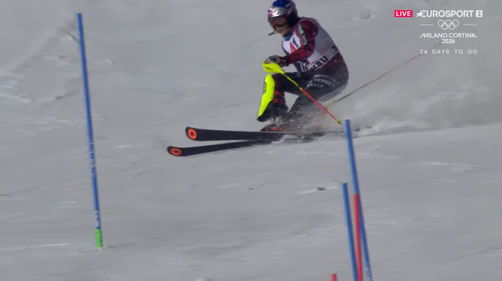 ����� ����