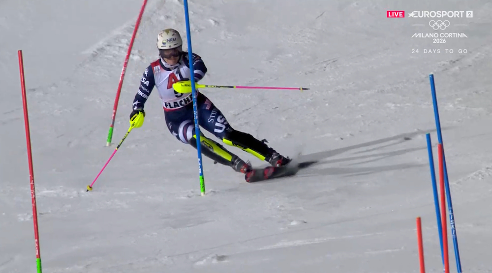 ����� ����