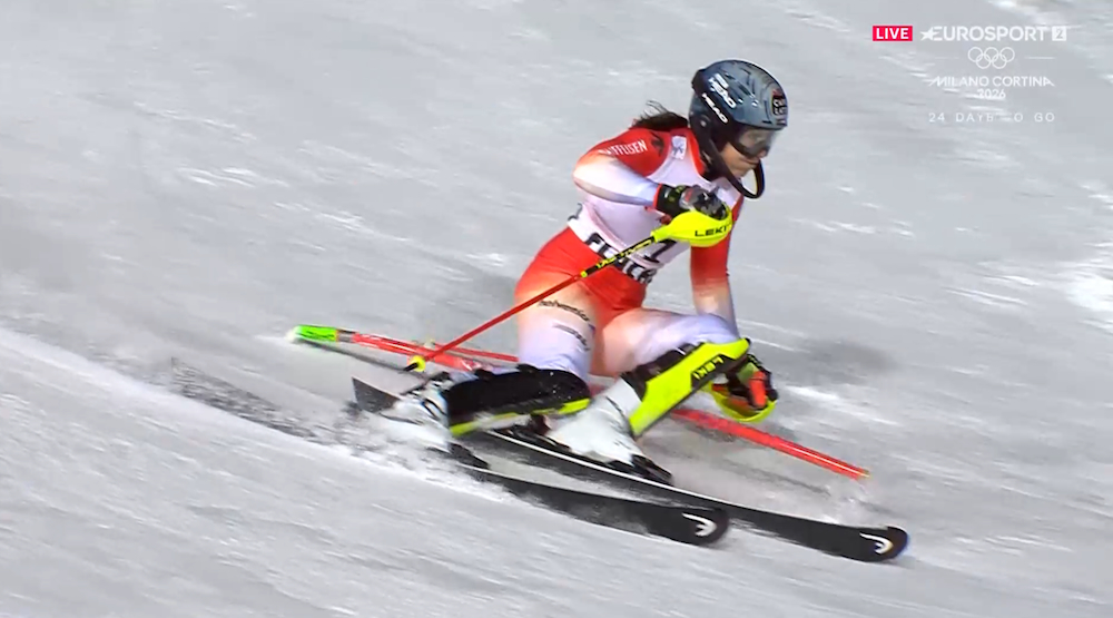 ����� ����