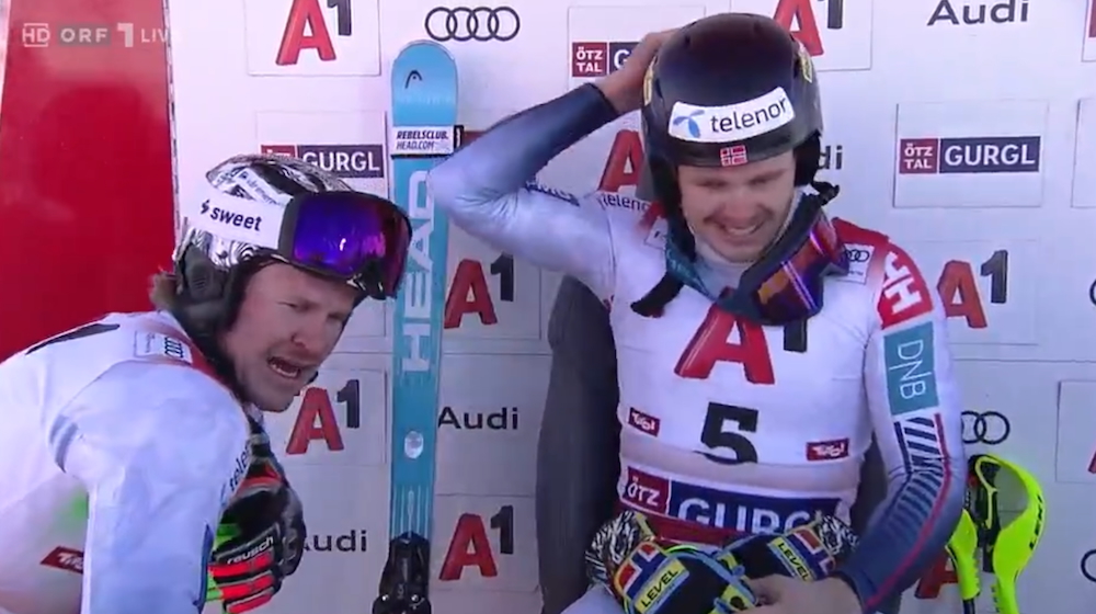 ����� ����