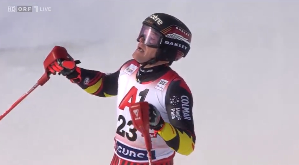 ����� ����