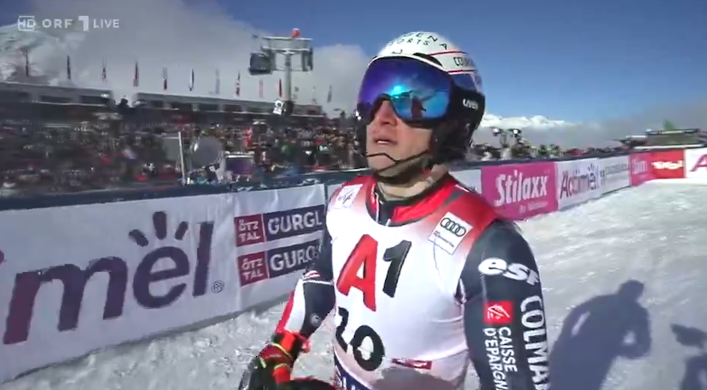 ����� ����