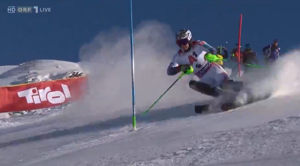 ����� ����