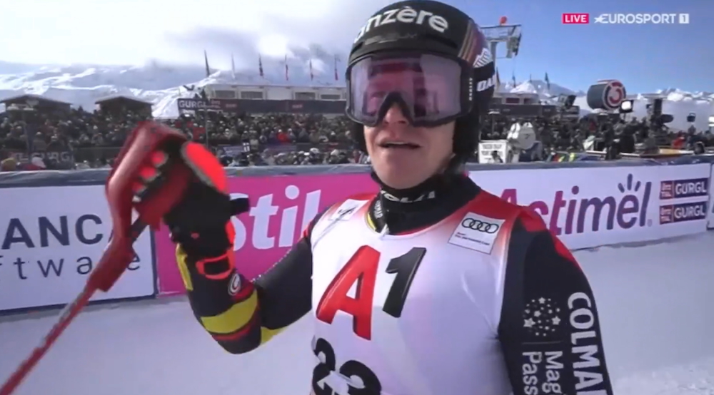 ����� ����