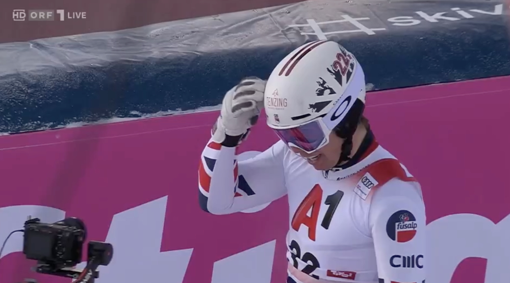 ����� ����