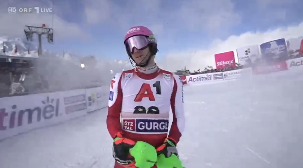 ����� ����