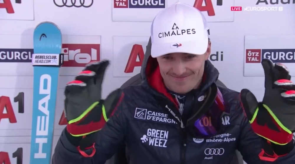 ����� ����