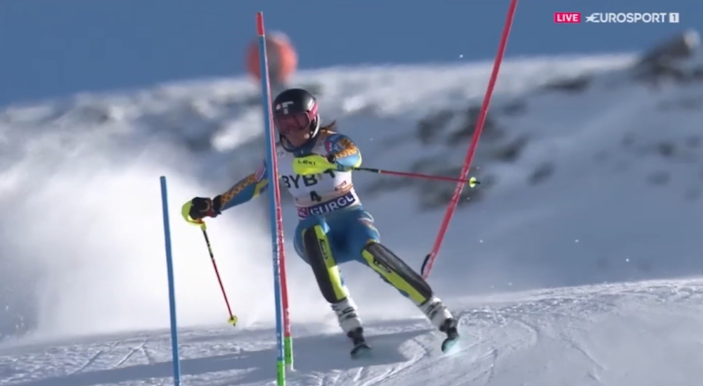 ����� ����