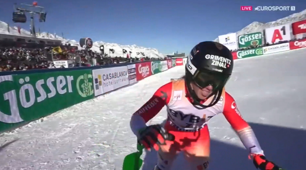 ����� ����