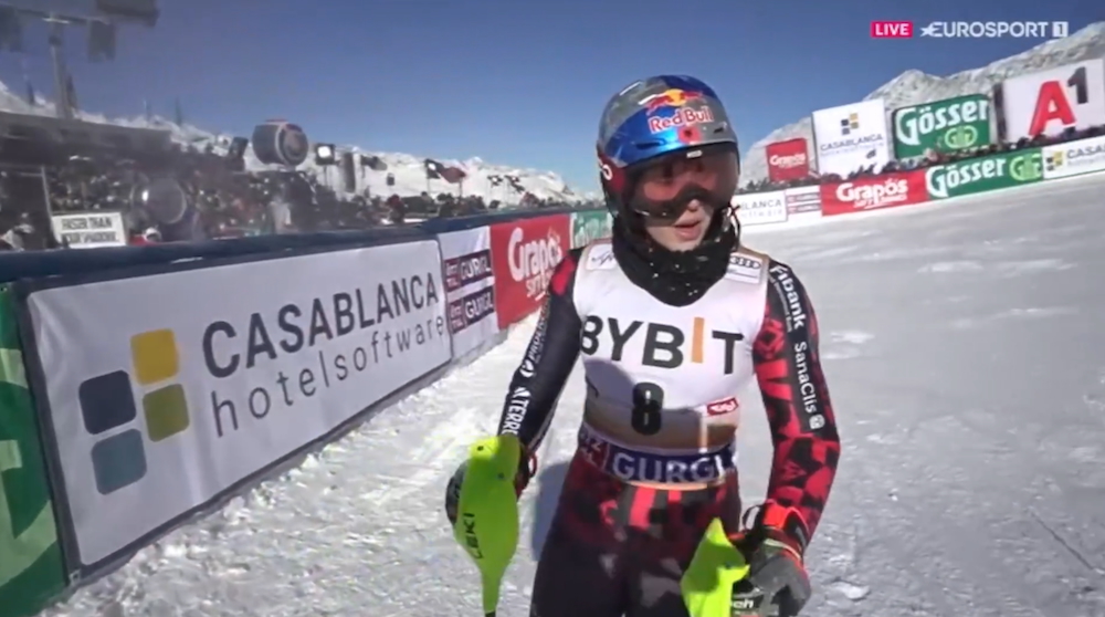 ����� ����