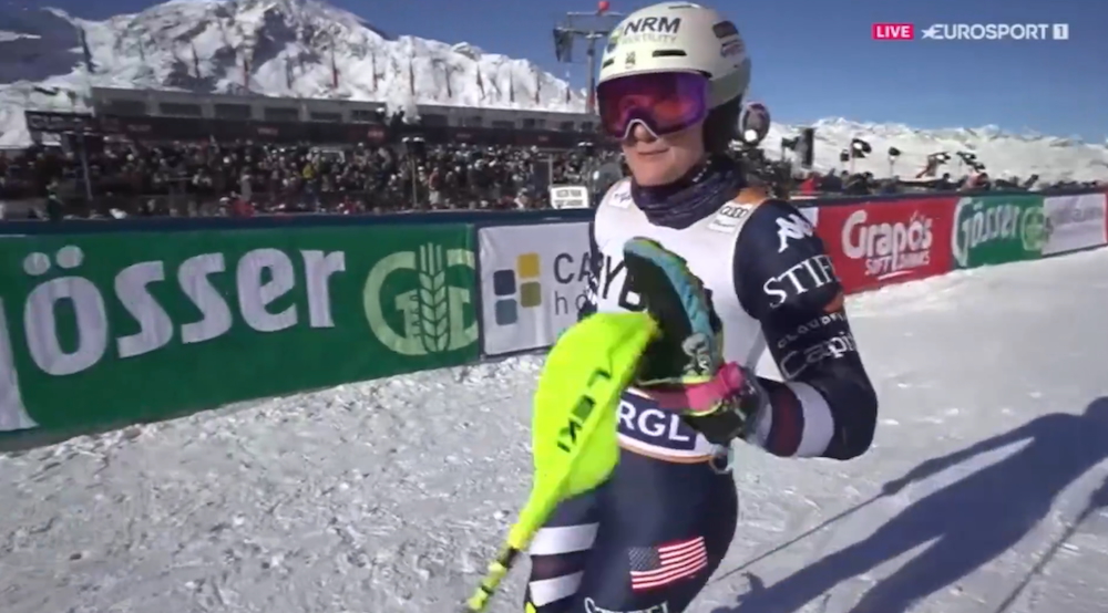 ����� ����