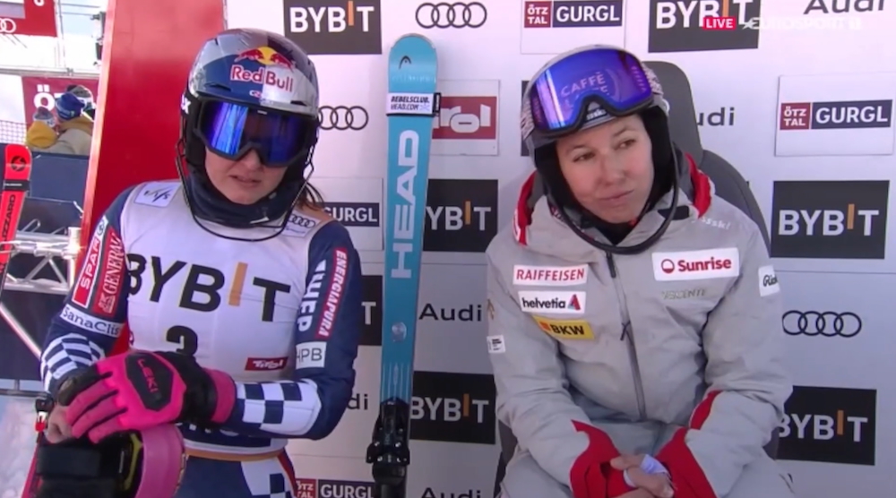 ����� ����