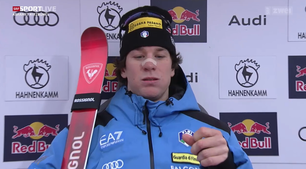 ����� ����