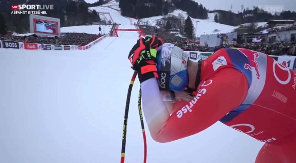 ����� ����