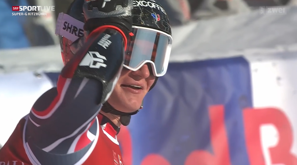 ����� ����