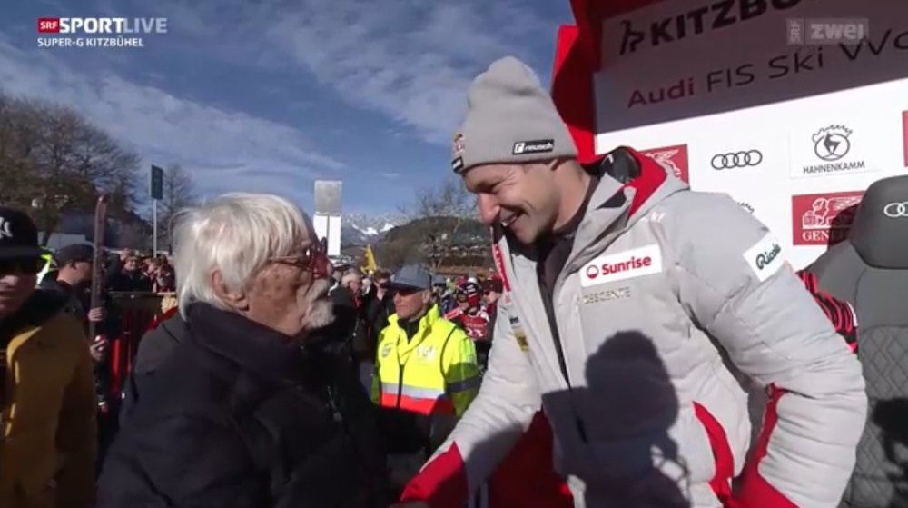 ����� ����