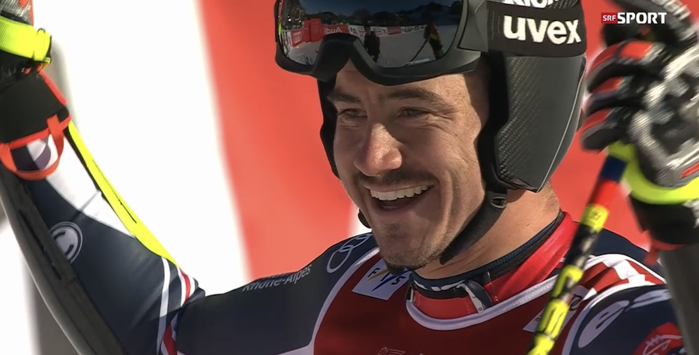 ����� ����