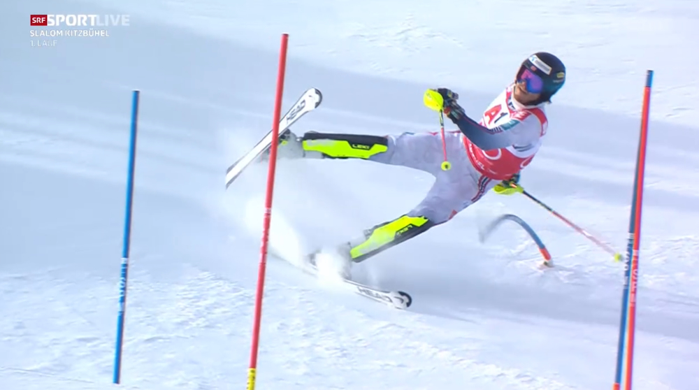 ����� ����