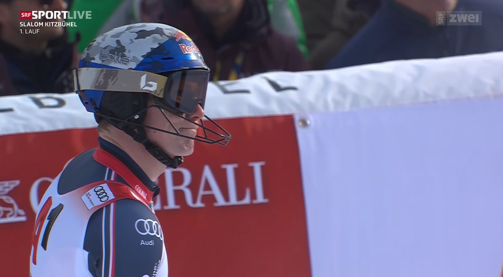 ����� ����