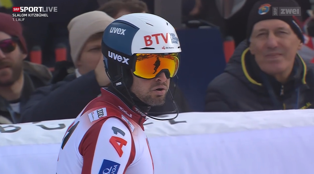 ����� ����