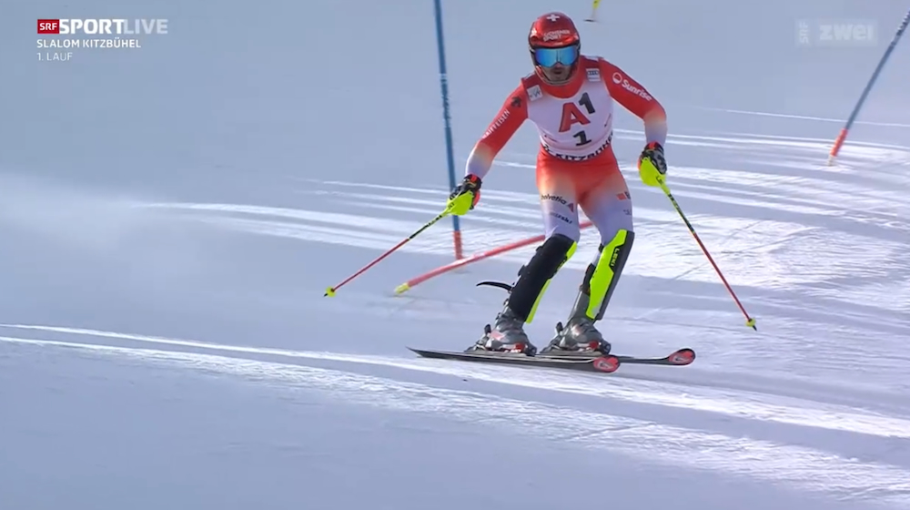 ����� ����