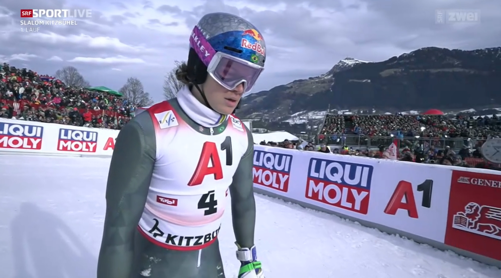 ����� ����