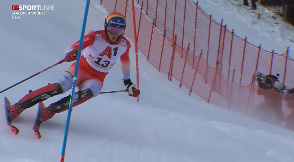 ����� ����