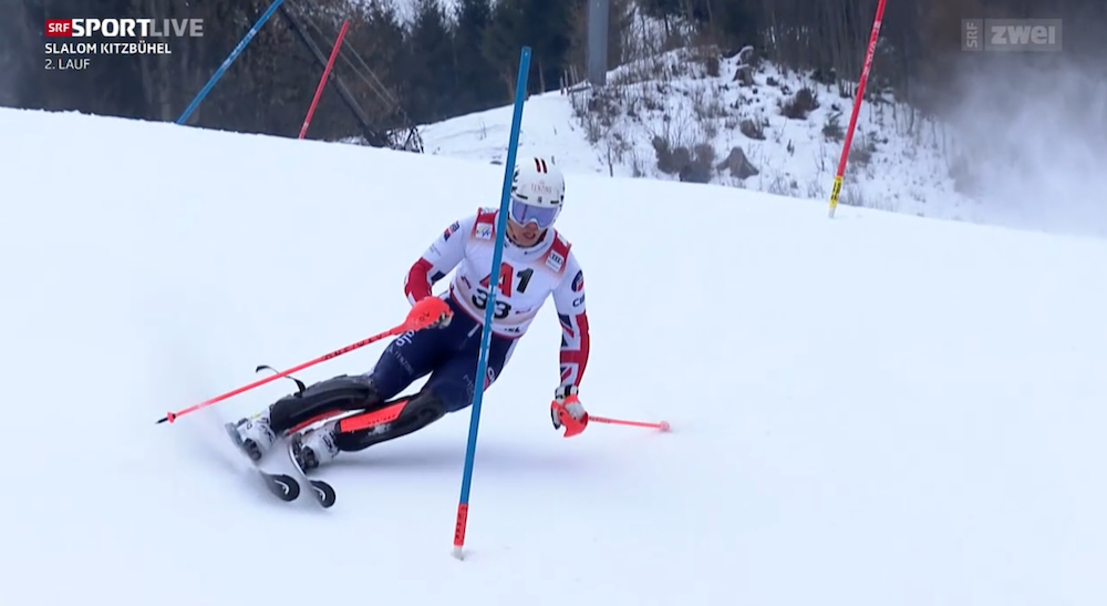 ����� ����