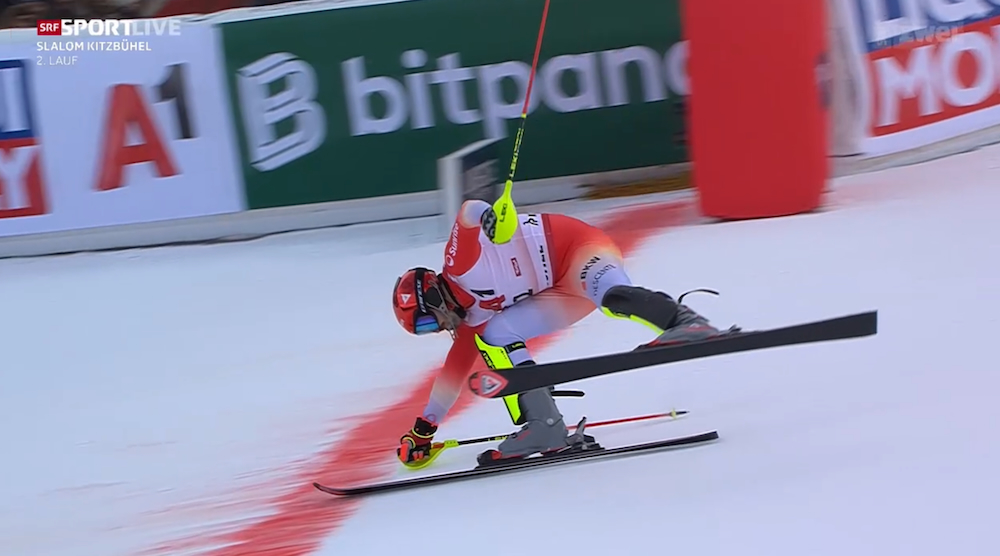 ����� ����