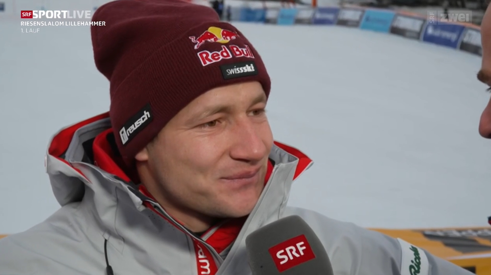 ����� ����