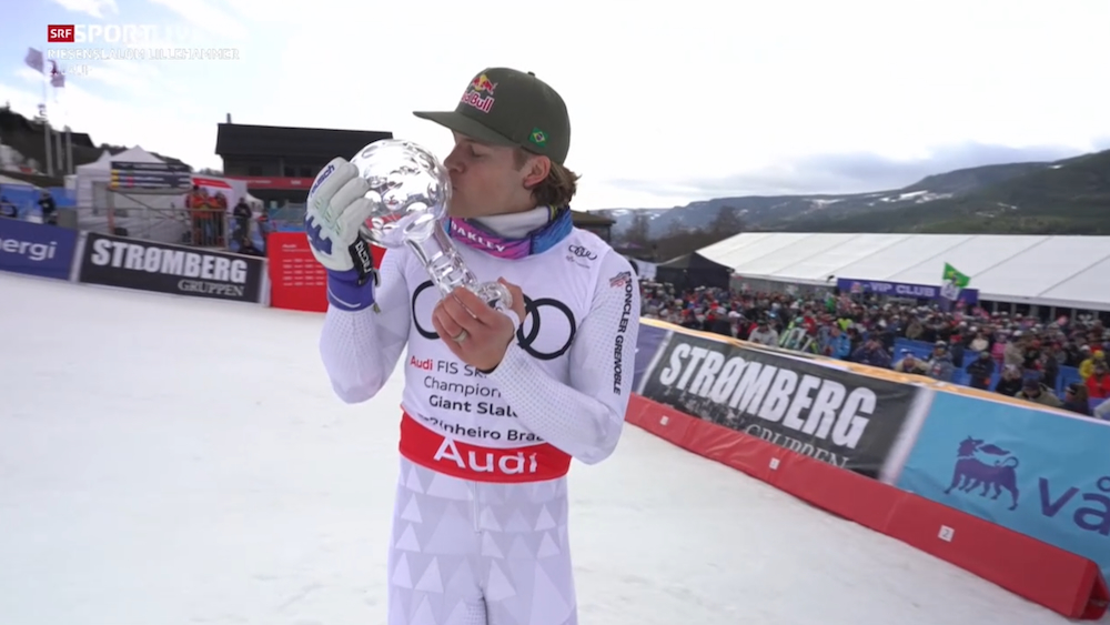 ����� ����